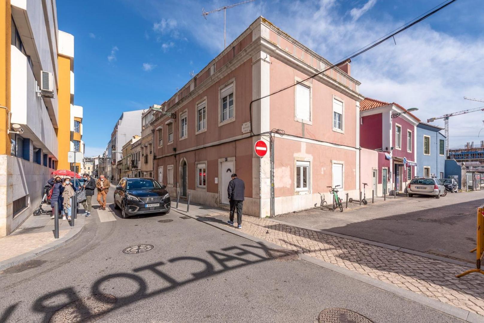 Apartamento Guestready - Colourful&modern Lxfactory